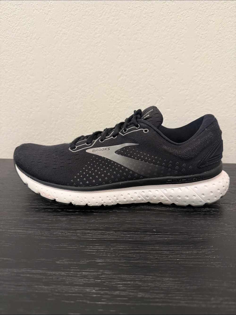 Brooks Womens Glycerin 18 1203171B057 Black Running Shoes Lace Up Size 10.5 Med
